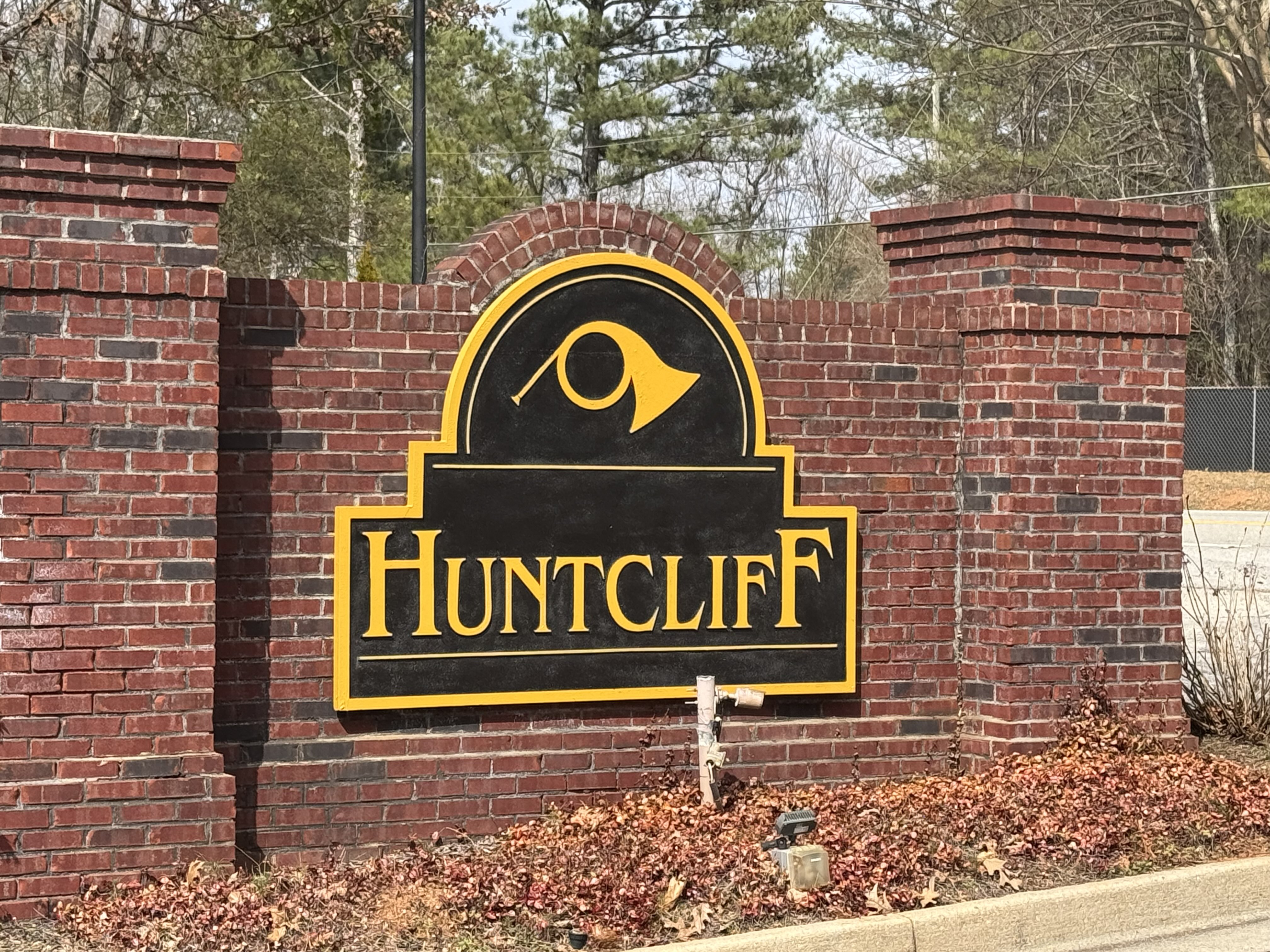 <a href="https://huntcliffhoa.neighborhood.online/about/resources">Resources</a> 3ec253f0-af9b-4e36-bd94-f3efbbea51ca.jpg